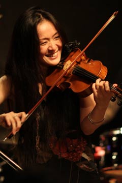 SAYAKA(vln)  photo by ISHII Hitoshi