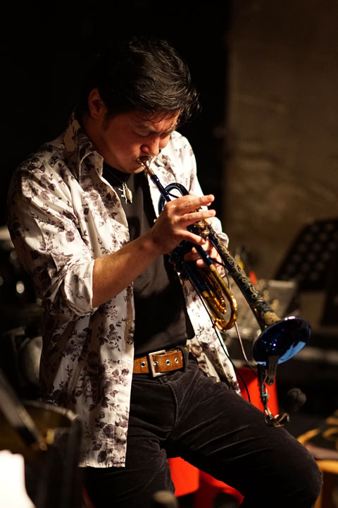 ܏\ꐶ(tp)  photo by ISHII Hitoshi